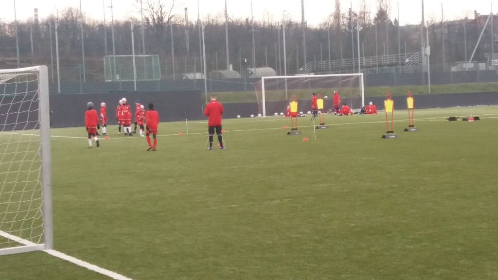 Testy szybkości rocznika U-13 z wykorzystaniem fotokomórek